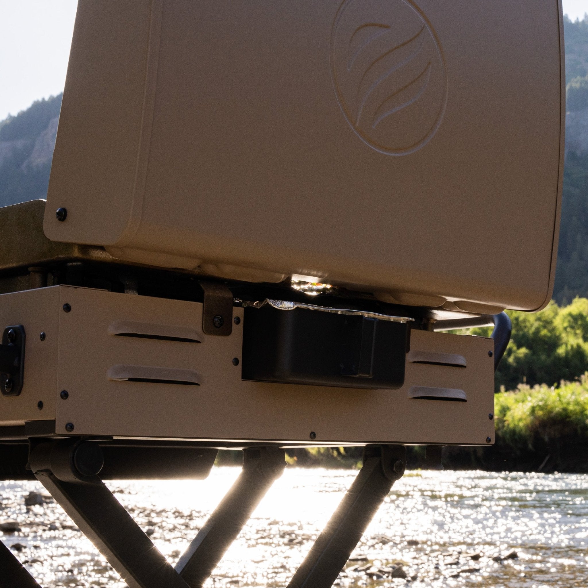 22" Griddle with Flexfold Legs